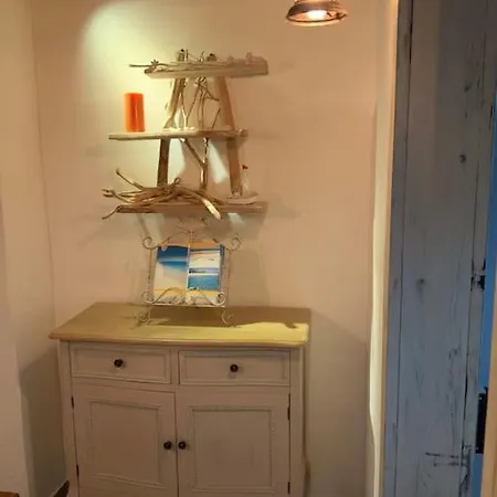 Roby's Nest Maracalagonis